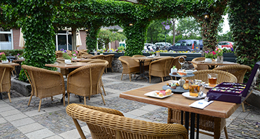 Tuinterras van Fletcher Landhotel De Borken